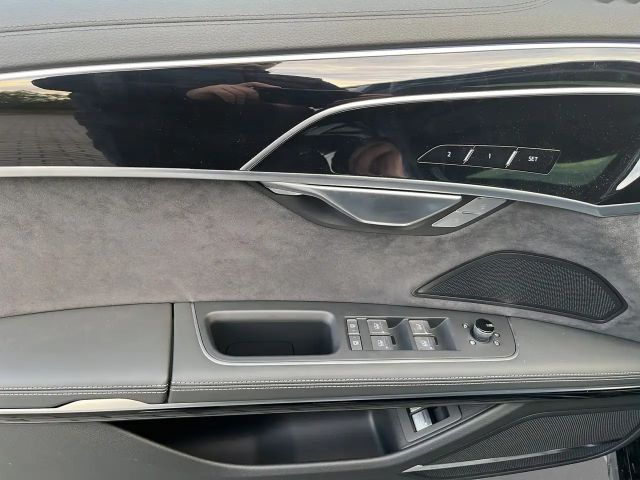 Audi A8 AHK, Bang & Olufsen , Head-up-Display