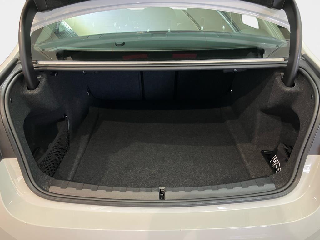 BMW 320 320i Sedan xDrive