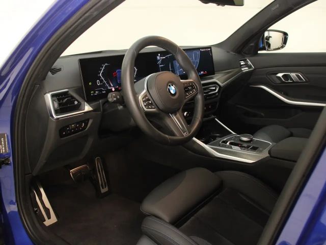 BMW 320 320i M-Sport Sedan