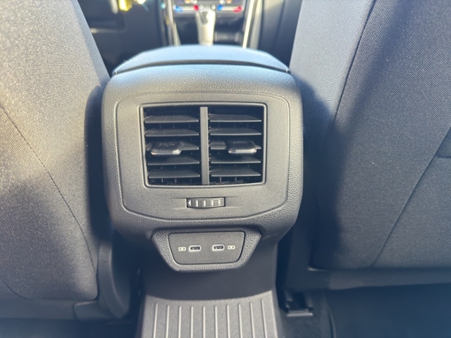 Volkswagen T-Roc 1.5l TSI NAV+LED+STH+AHK+REAR+ACC