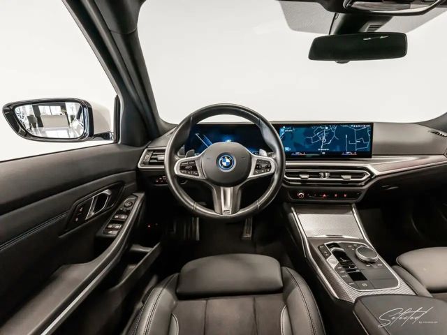 BMW 320 320e M-Sport xDrive