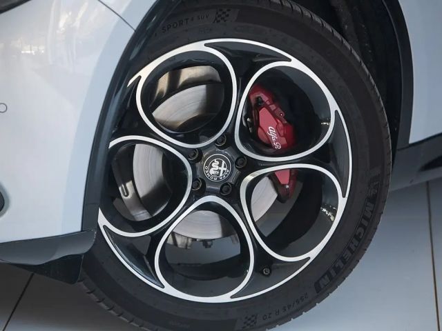 Alfa Romeo Stelvio AT8 Q4