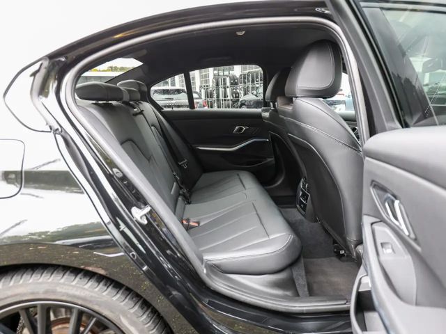 BMW 320 320d M-Sport Sedan xDrive