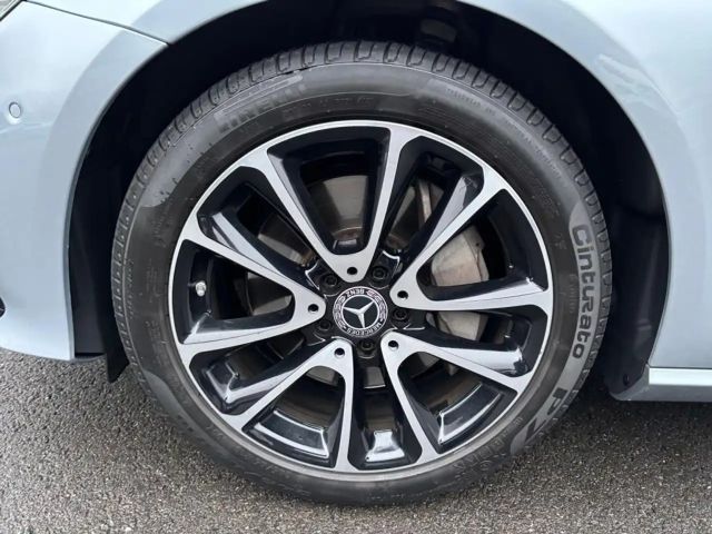 Mercedes-Benz E 300 AVANTGARDE Sedan