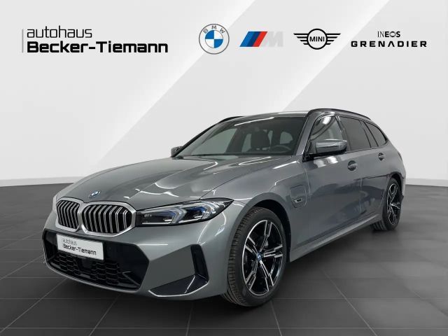 BMW 320 320e M-Sport Touring xDrive