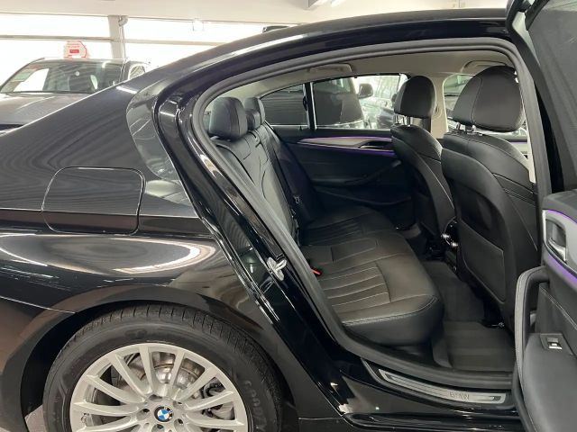 BMW 530 530e Sedan