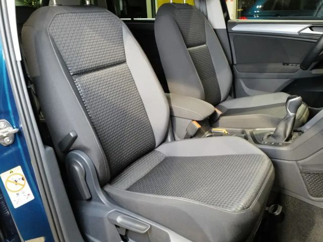 Volkswagen Tiguan 1.5TSI Active LED-Matrix Navi AHK Keyless ACC K...