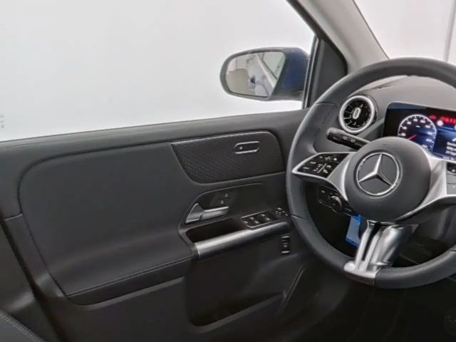 Mercedes-Benz B 200 Progressive Sedan