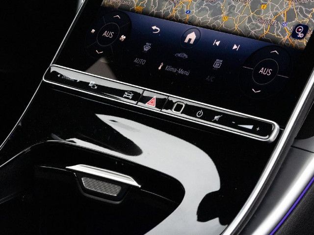 Mercedes-Benz C 200 AMG Line Sedan