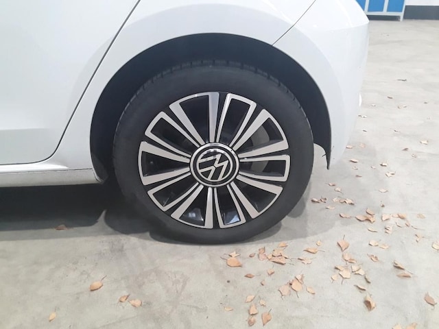 Volkswagen up! Active