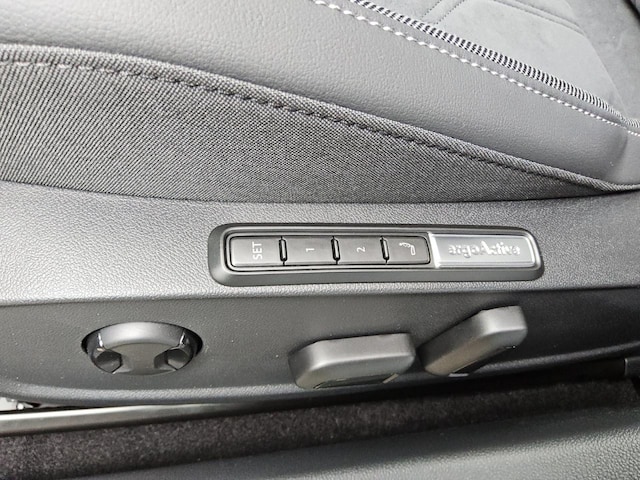 Volkswagen Golf Style Variant