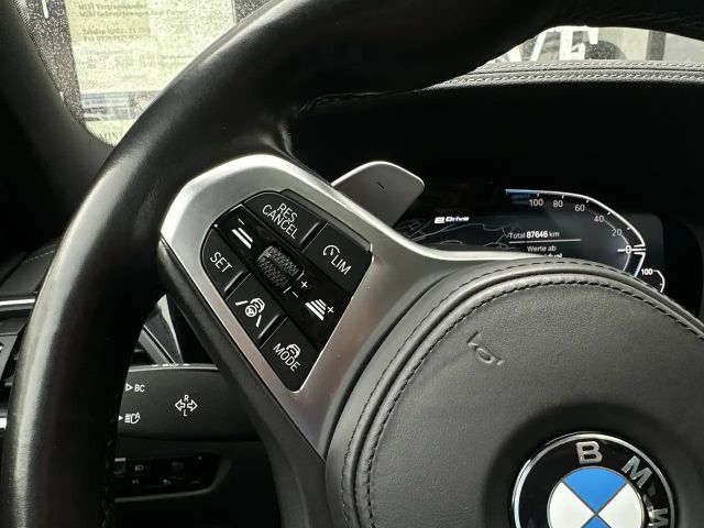 BMW 330 330e M-Sport xDrive