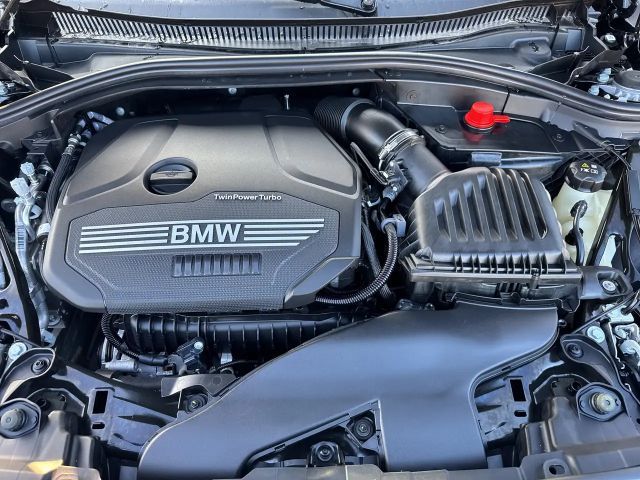 BMW 118 118i Sedan Sport Line