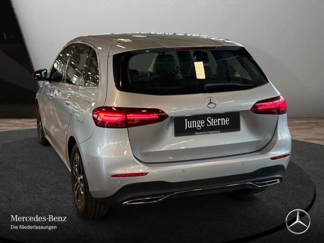 Mercedes-Benz B 200 Progressive Sedan