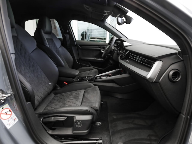 Audi RS3 Quattro S-Tronic Sedan