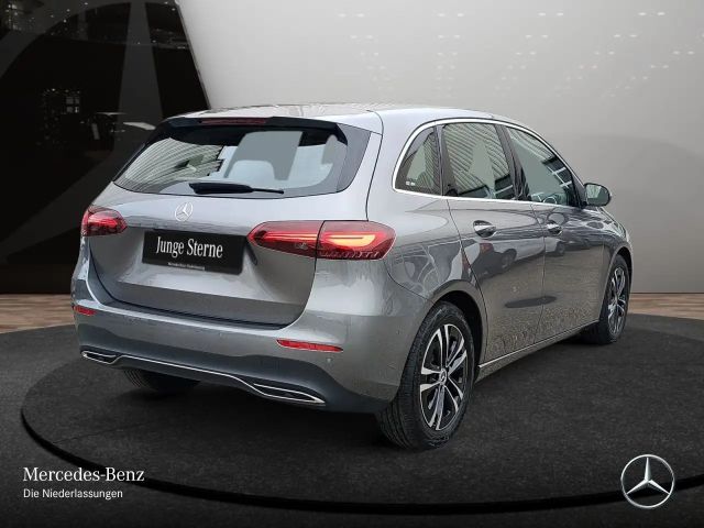 Mercedes-Benz B 200 Progressive Sedan