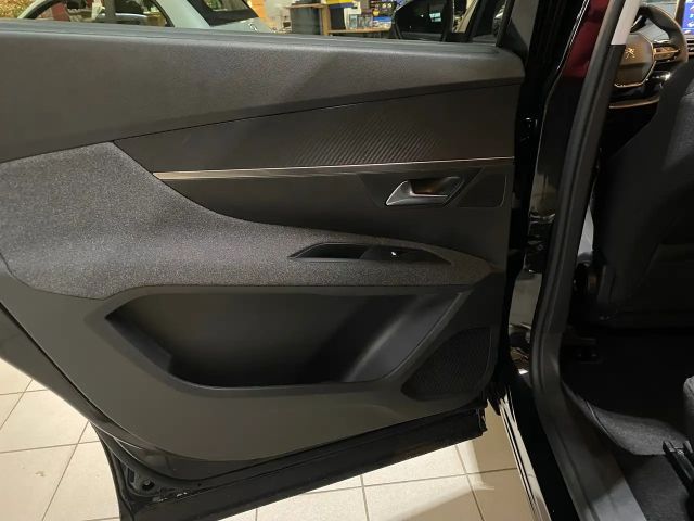 Peugeot 5008 EAT8 PureTech