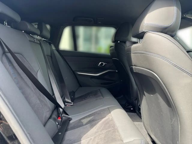 BMW 320 320d M-Sport Touring xDrive