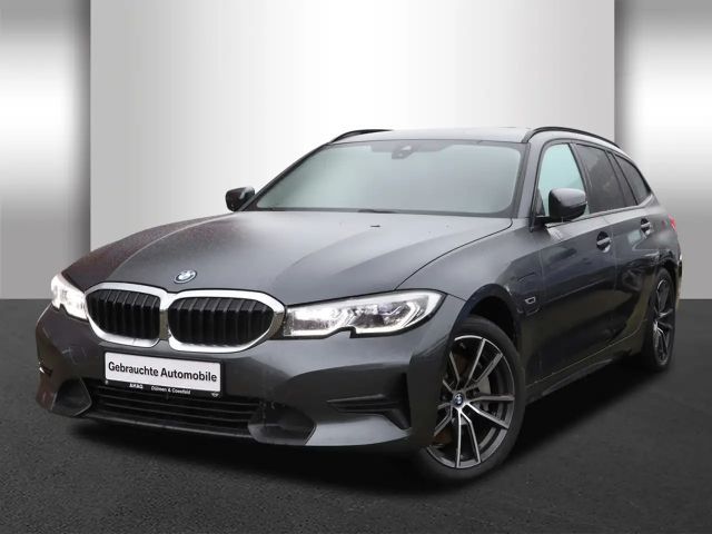 BMW 330 330e Sport Line Touring xDrive