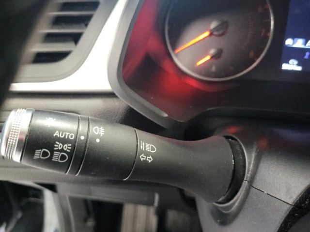 Renault Captur NAV LED KAMERA TEMPOMAT APPLE/ANDROID ALU PDC vo+h