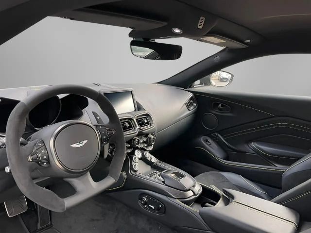 Aston Martin V8 V8