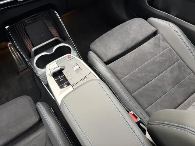 BMW iX2 Coupé M-Sport xDrive30