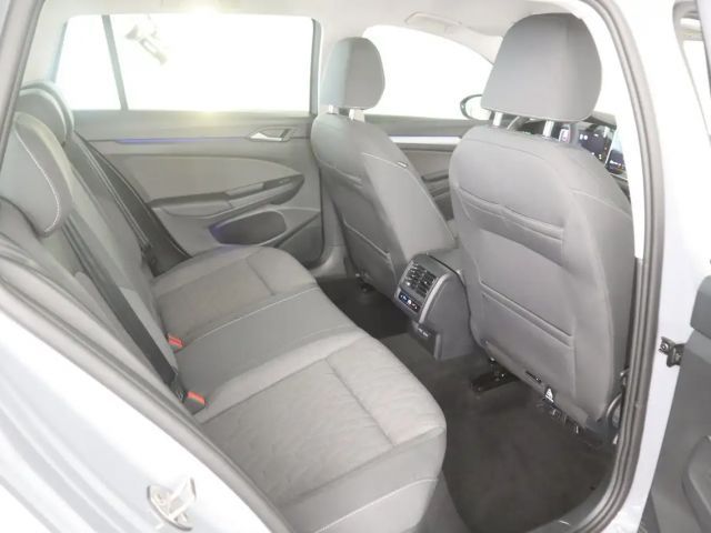 Volkswagen Golf Life Variant