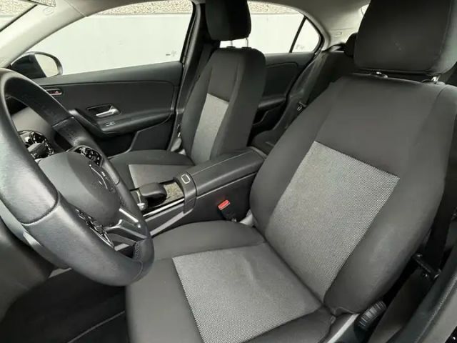 Mercedes-Benz A 180 A 180 d