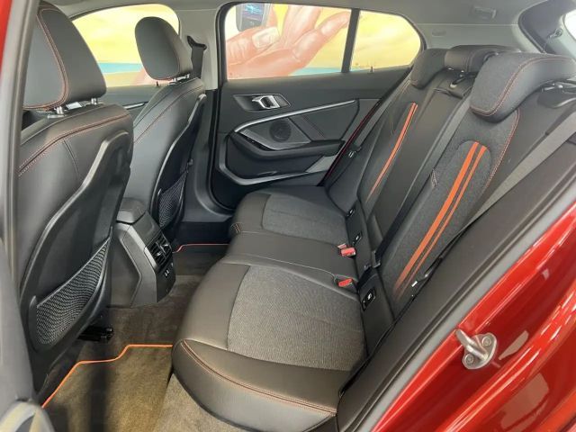 BMW 118 118i Sedan Sport Line