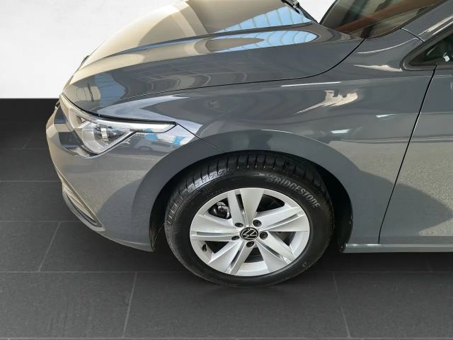 Volkswagen Golf 1.5 eTSI DSG Life Variant