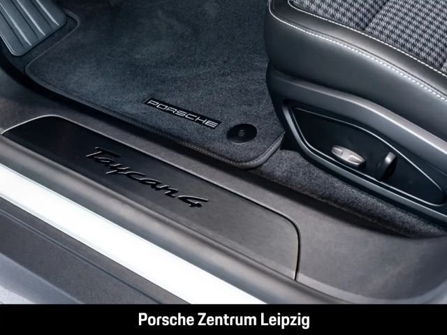 Porsche Taycan 4