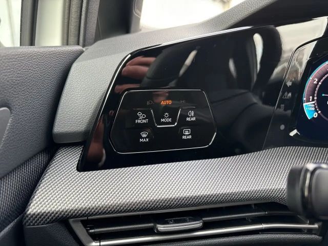 Volkswagen Golf DSG Sport Variant