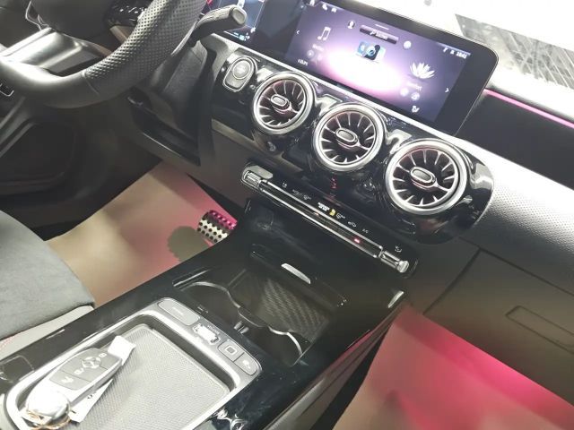 Mercedes-Benz CLA 180 AMG Line