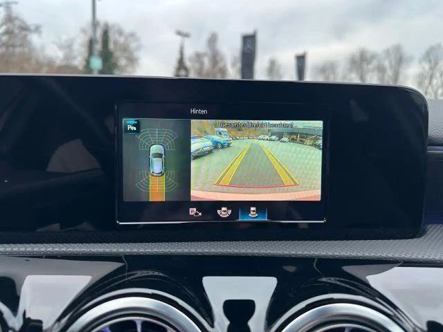 Mercedes-Benz A 180 A 180 d Progressive