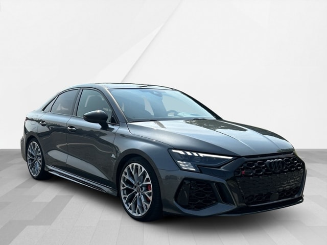 Audi RS3 Quattro S-Tronic Sedan