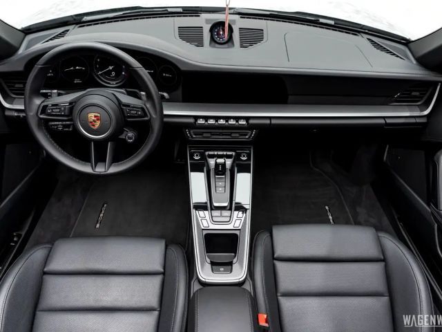 Porsche 992 4 Cabrio Targa