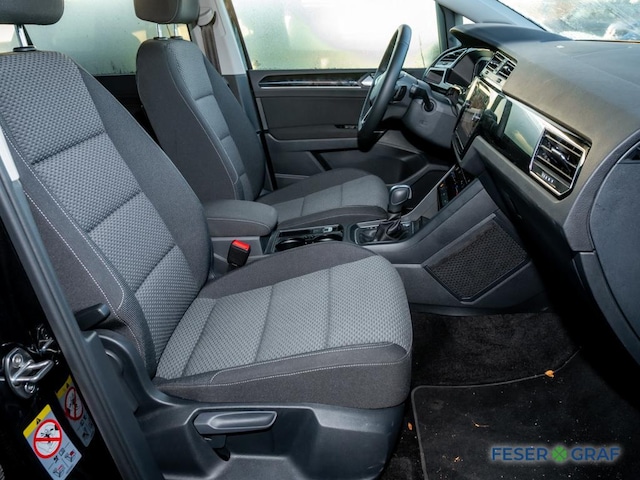 Volkswagen Touran 1.5 TSI DSG IQ.Drive R-Line