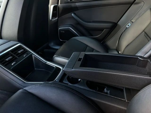 Porsche Panamera 4 E-Hybrid