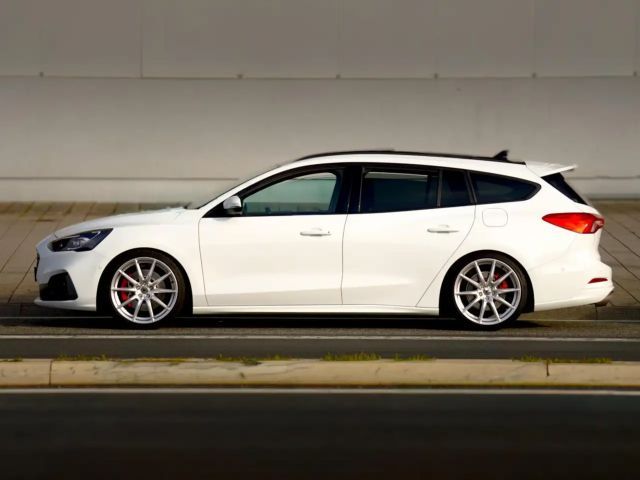 Ford Focus ST Line