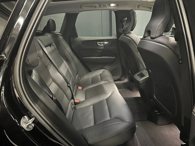 Volvo XC60 AWD Dark Plus