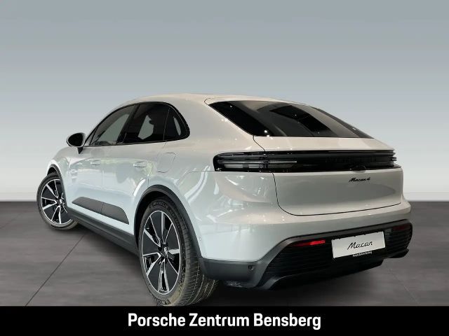Porsche Macan 4