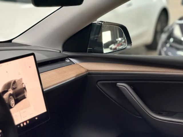 Tesla Model Y AWD Long Range