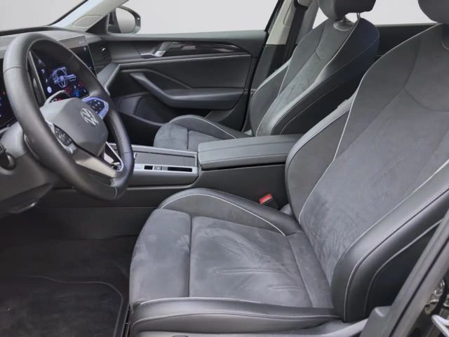 Volkswagen Passat 1.5 eTSI Business DSG Variant