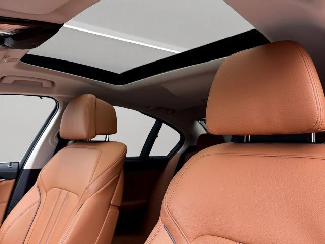 BMW 530 530e Luxury Line Sedan