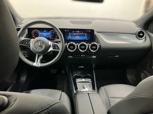 Mercedes-Benz B 200 Progressive Sedan