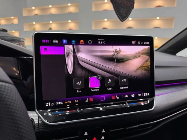 Volkswagen Golf 1.5 TSI R-Line