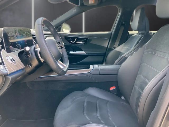 Mercedes-Benz E 200 AMG Line Sedan