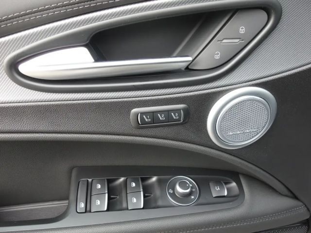 Alfa Romeo Stelvio Q4 Veloce