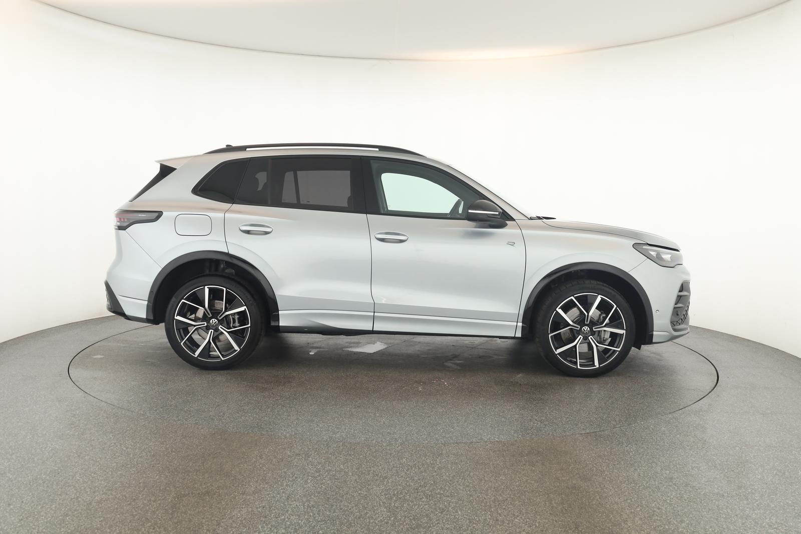 Volkswagen Tiguan 2.0 TSI DSG IQ.Drive R-Line