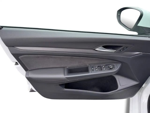 Volkswagen Golf 1.5 eTSI DSG Style Variant